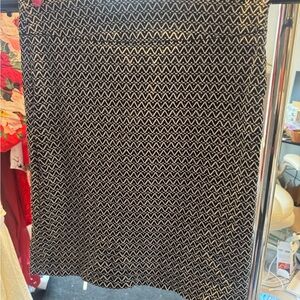 Chic Black and White Patterned Pencil Skirt